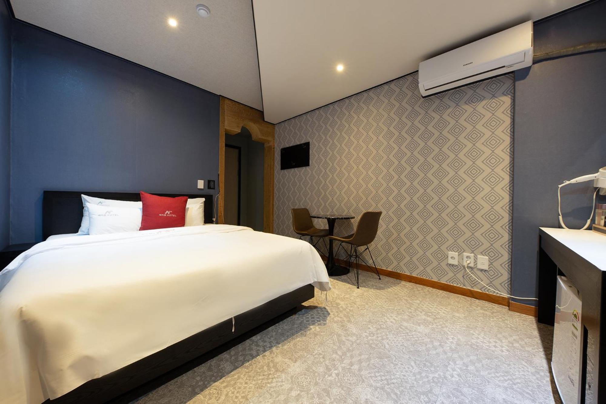 Cheonan A One Hotel חדר תמונה